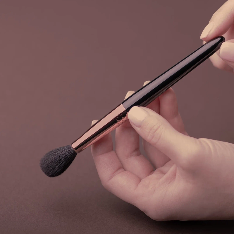 J225 Small Contour Face Brush