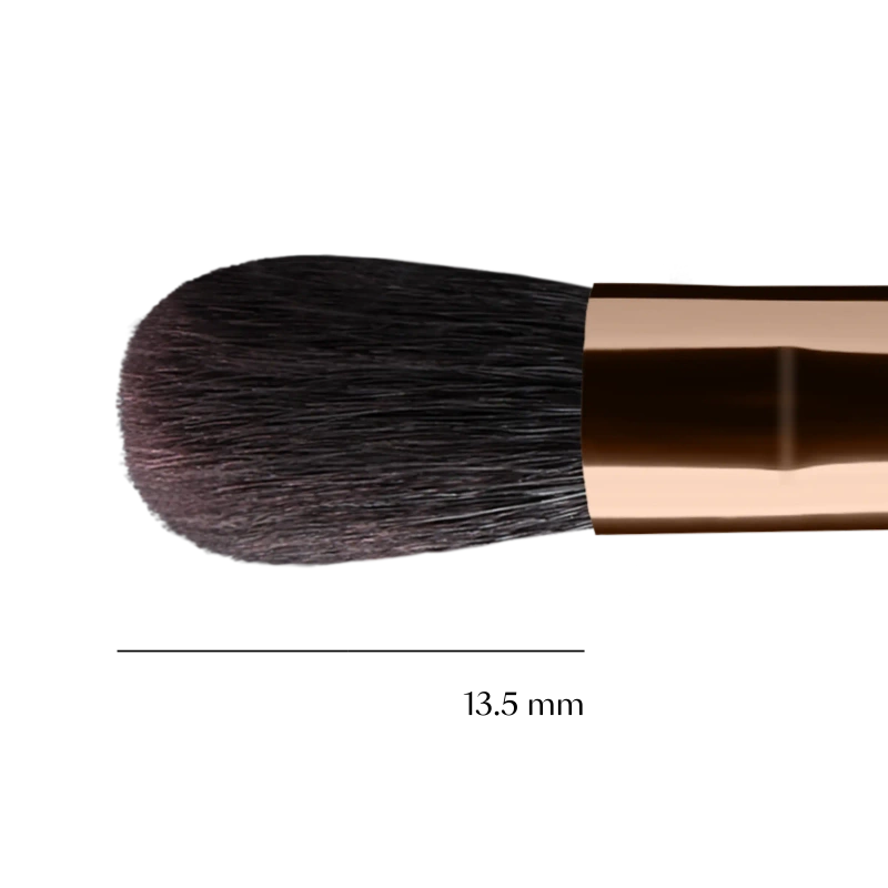 J628 a small, fluffy, flattened shading brush