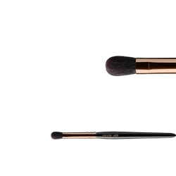 J628 a small, fluffy, flattened shading brush