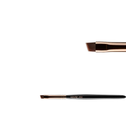 J900 - a small, precise, slanted eyebrow/eyeliner brush
