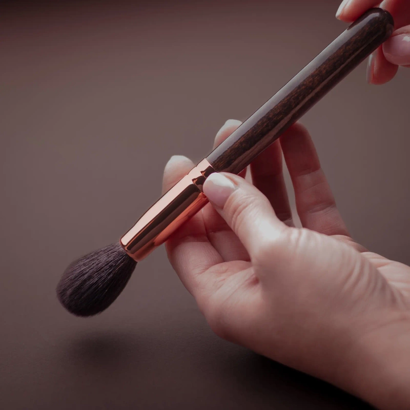 J470 Flat Powder and Contour Brush